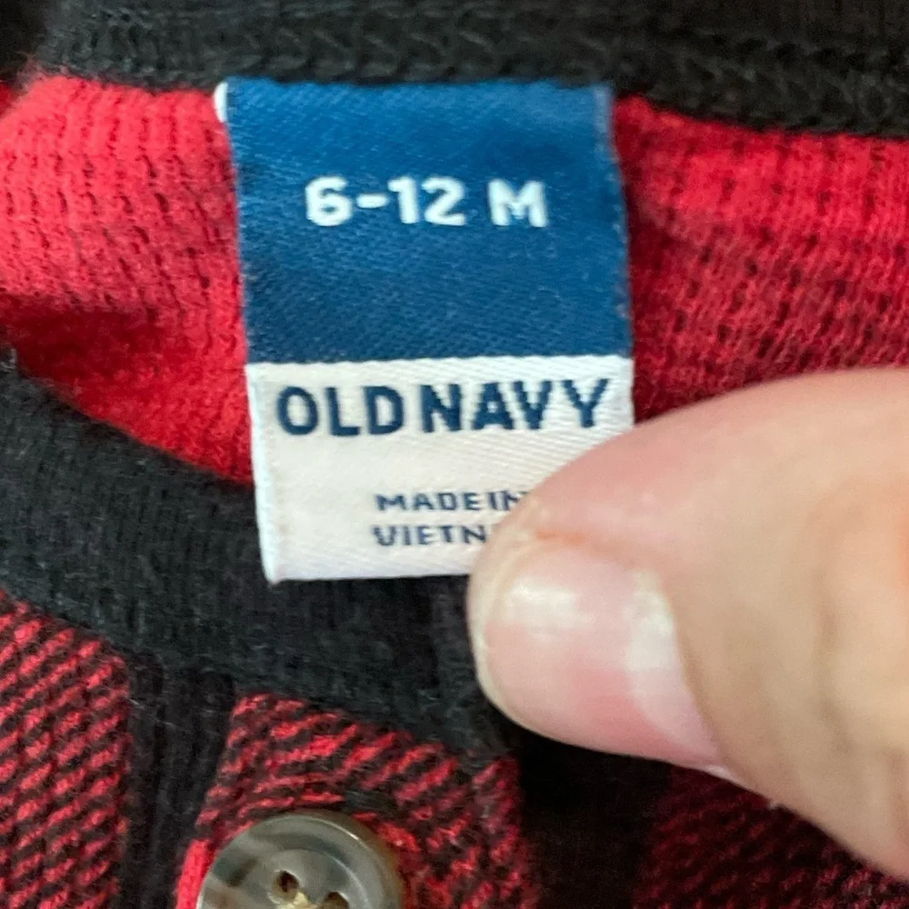 Old Navy Red and Black Checkered Kids Footie size 6/12M